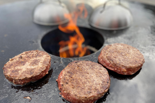 Beef Burger von der Feuertonne
