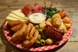 groer-Tapasteller.jpg